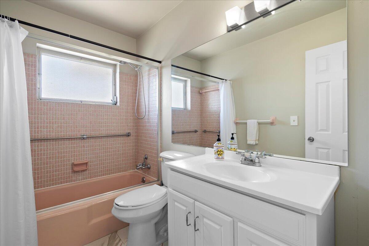 2804 Crosley Drive E Apt N, West Palm Beach Unit: Apt N