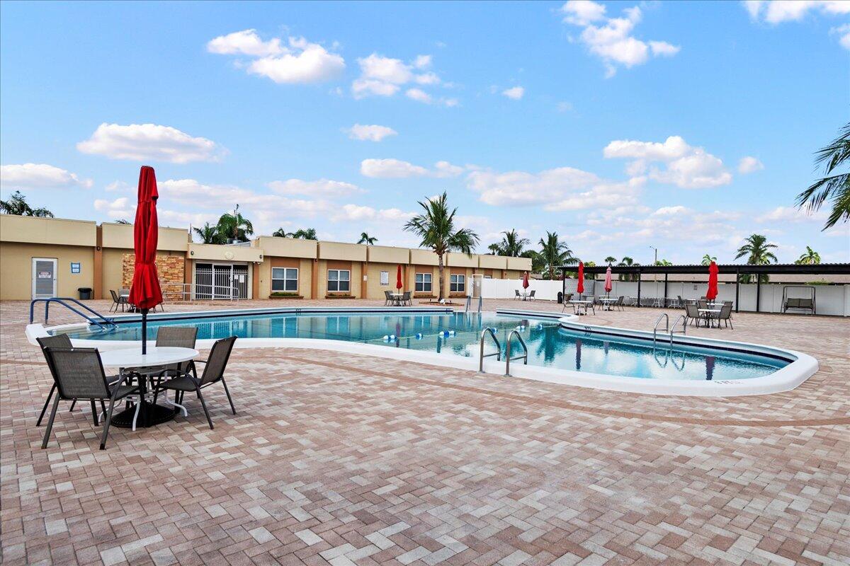 2804 Crosley Drive E Apt N, West Palm Beach Unit: Apt N