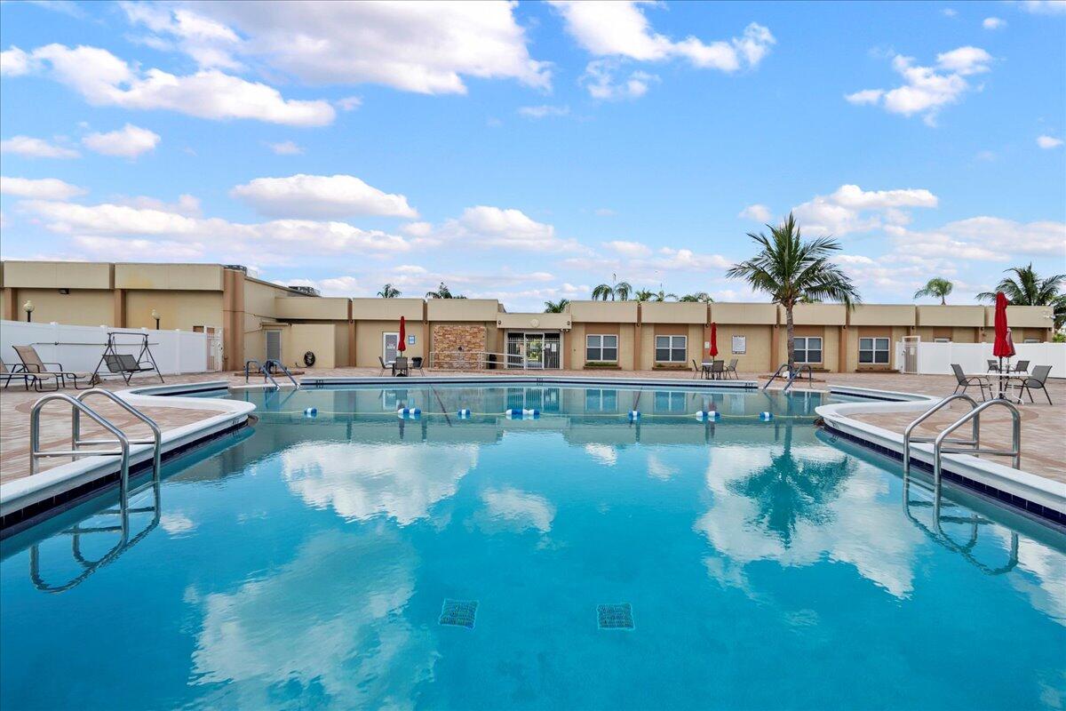 2804 Crosley Drive E Apt N, West Palm Beach Unit: Apt N