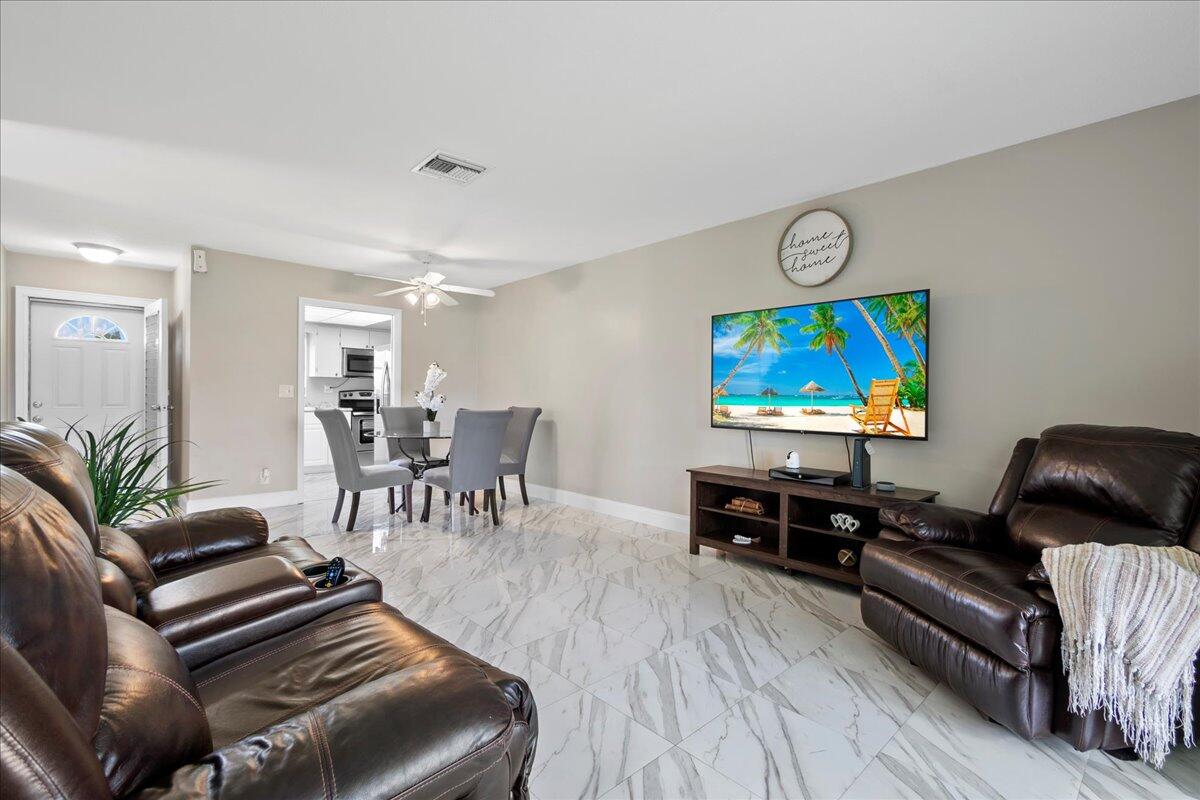 2804 Crosley Drive E Apt N, West Palm Beach Unit: Apt N