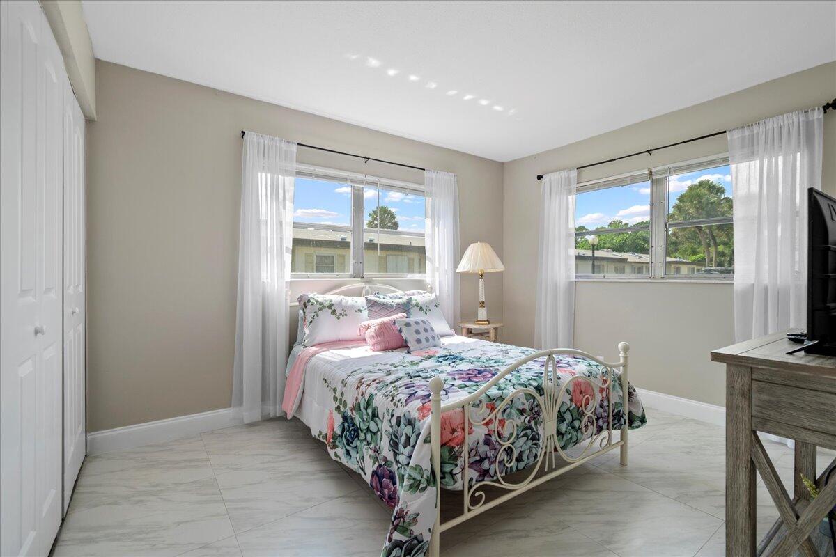 2804 Crosley Drive E Apt N, West Palm Beach Unit: Apt N
