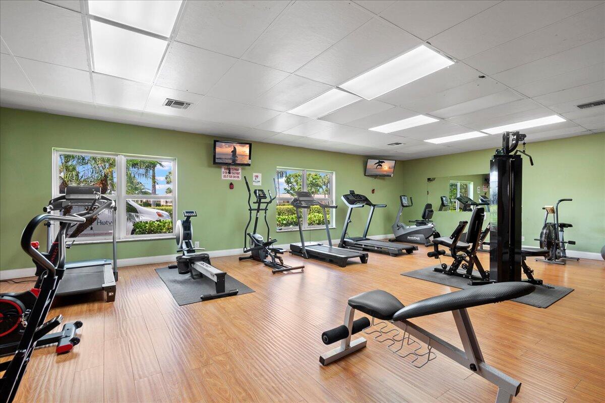 2804 Crosley Drive E Apt N, West Palm Beach Unit: Apt N
