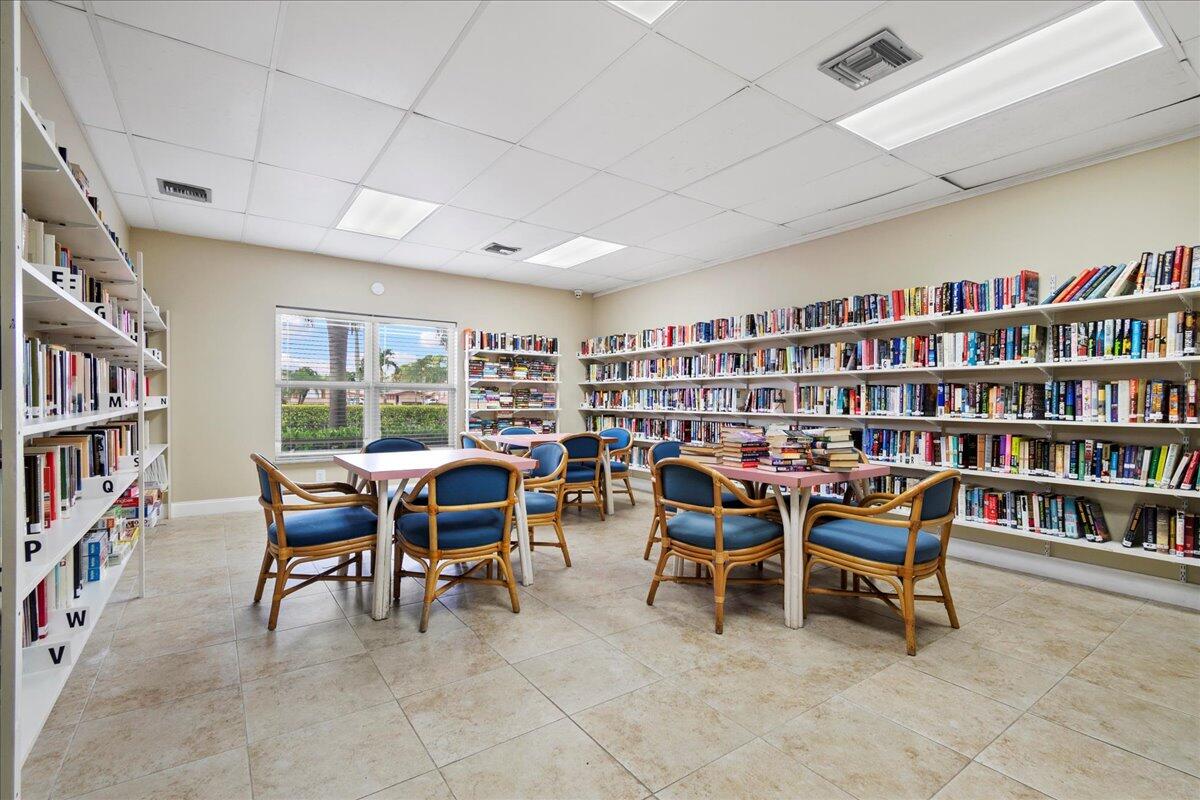 2804 Crosley Drive E Apt N, West Palm Beach Unit: Apt N