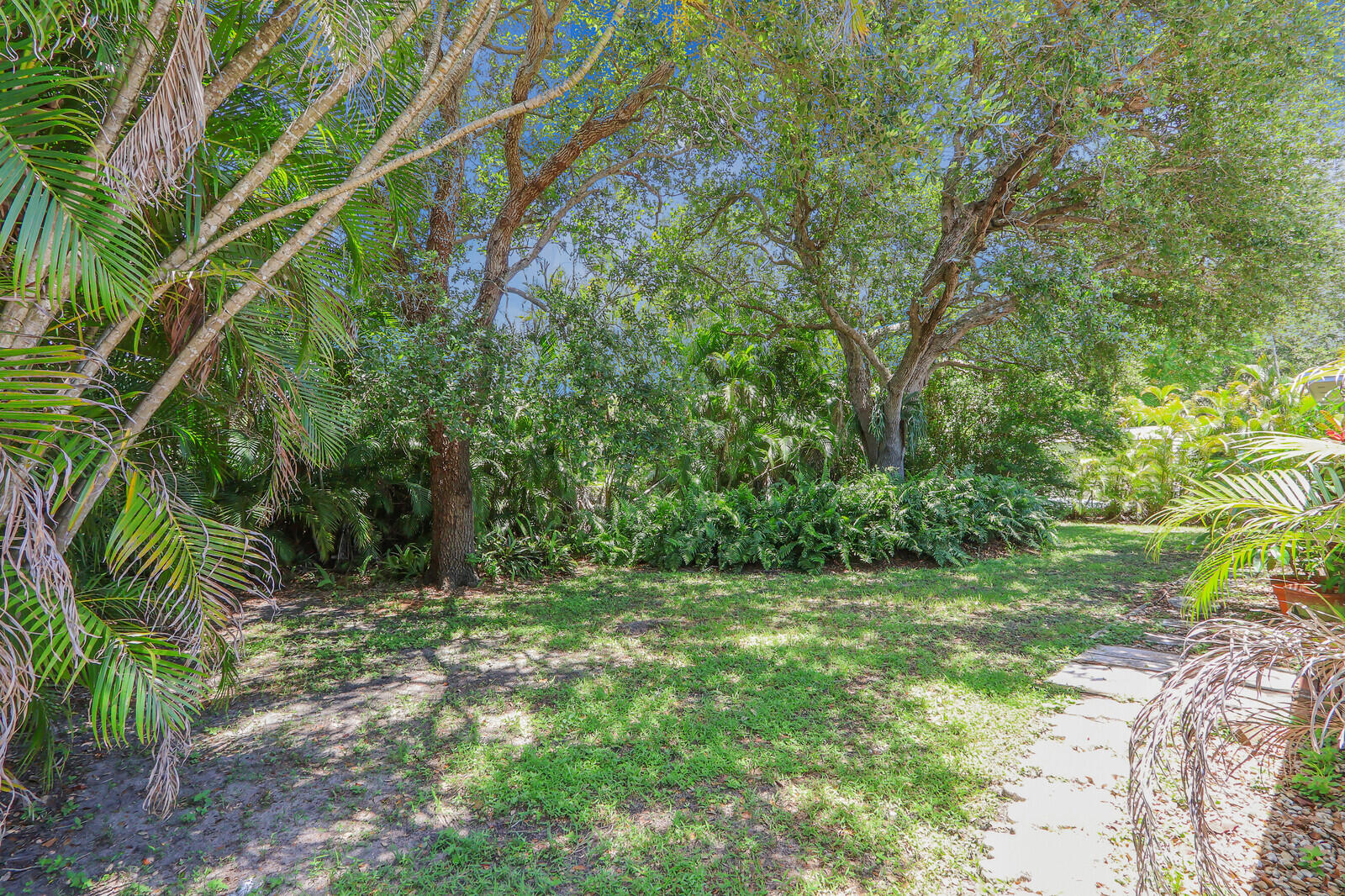 421 SE Edgewood Drive