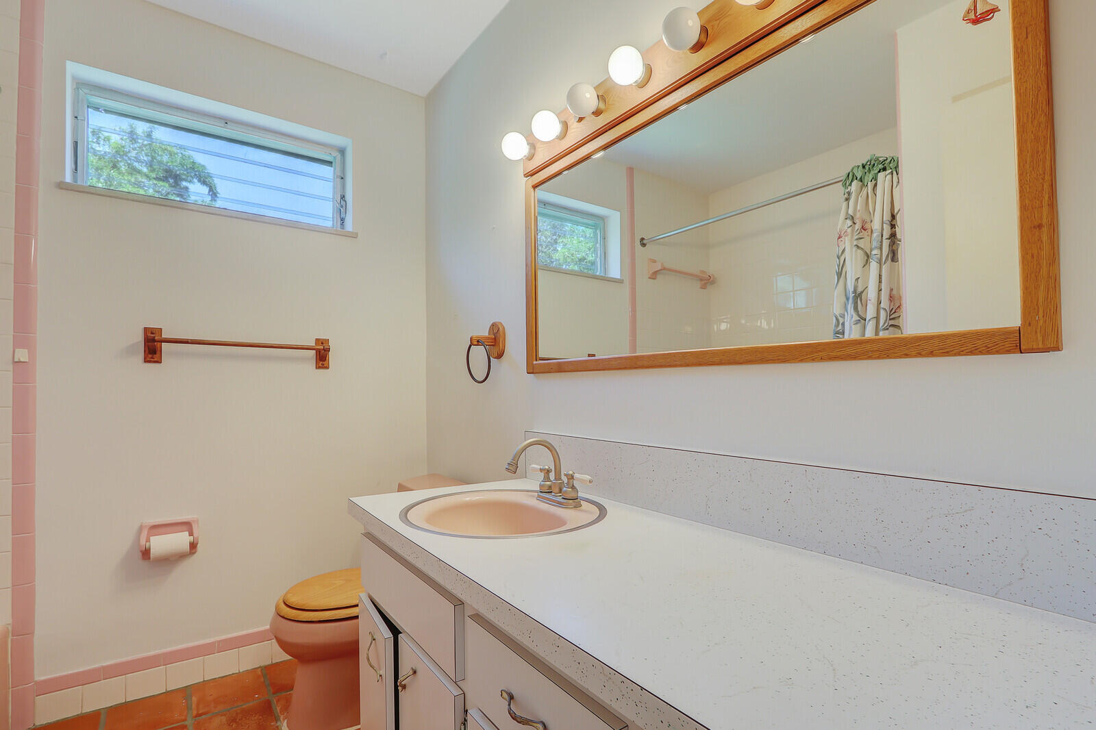 421 SE Edgewood Drive