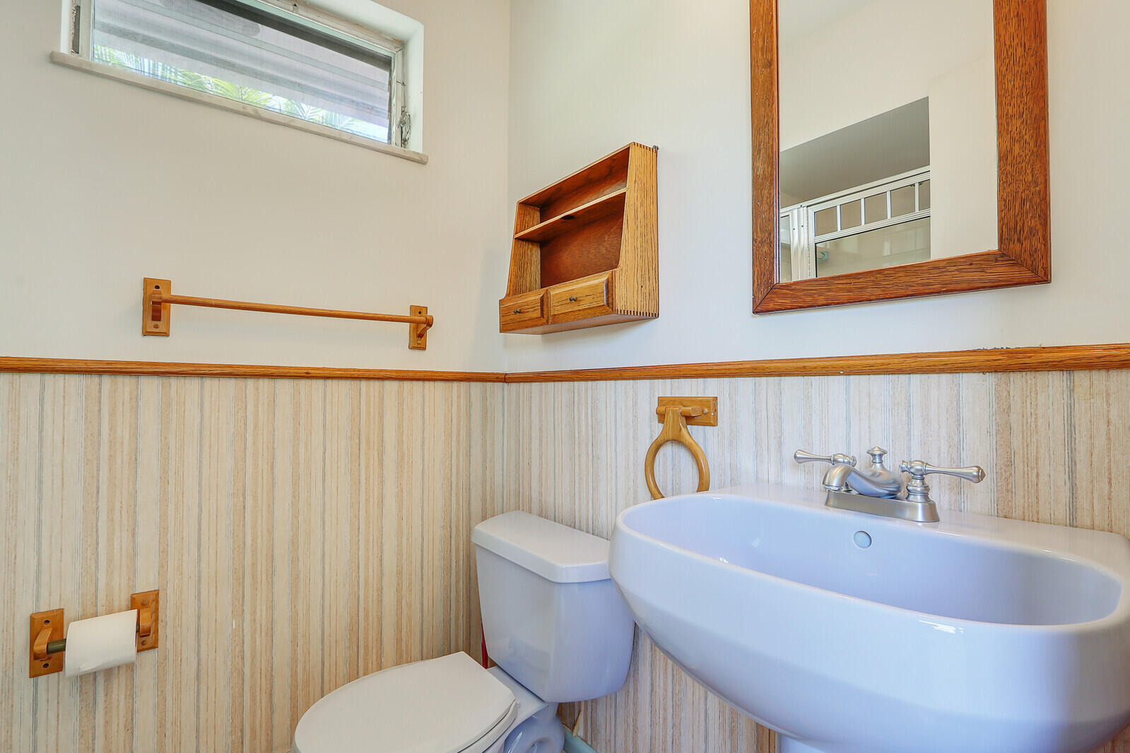 421 SE Edgewood Drive