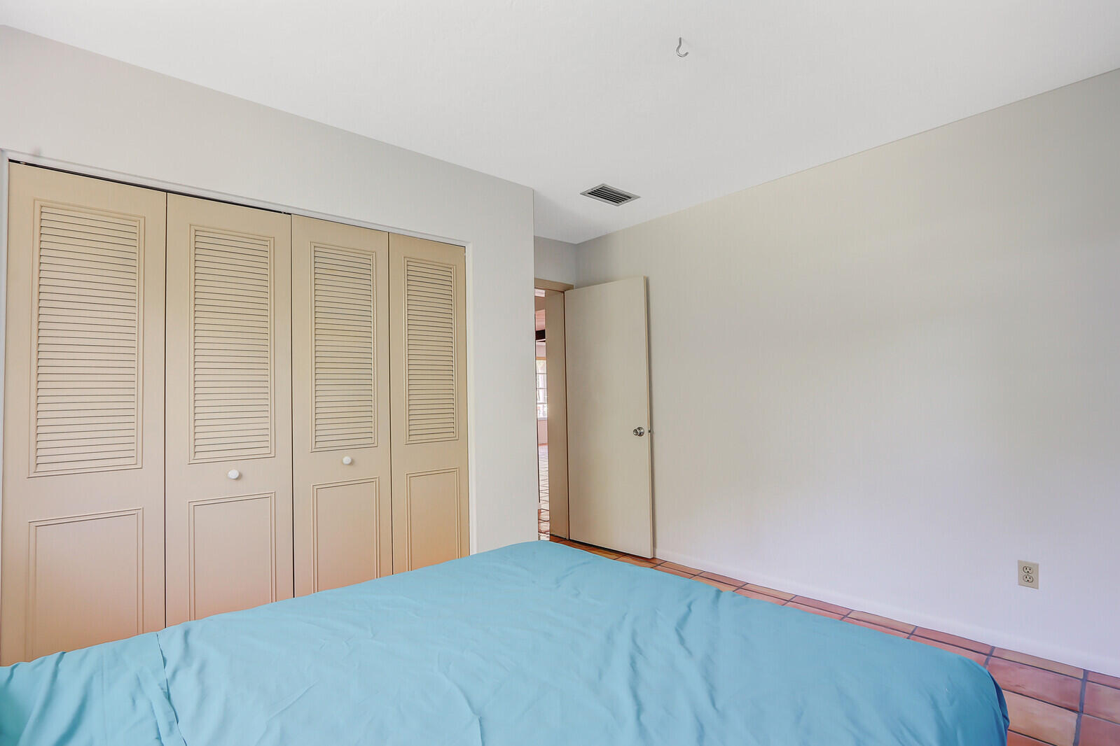 421 SE Edgewood Drive