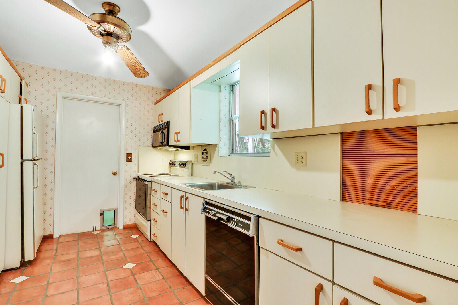 421 SE Edgewood Drive