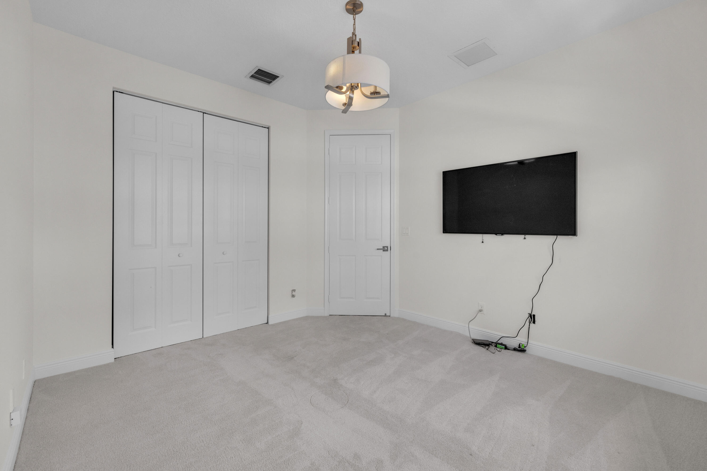 3146 Waterside Circle Circle