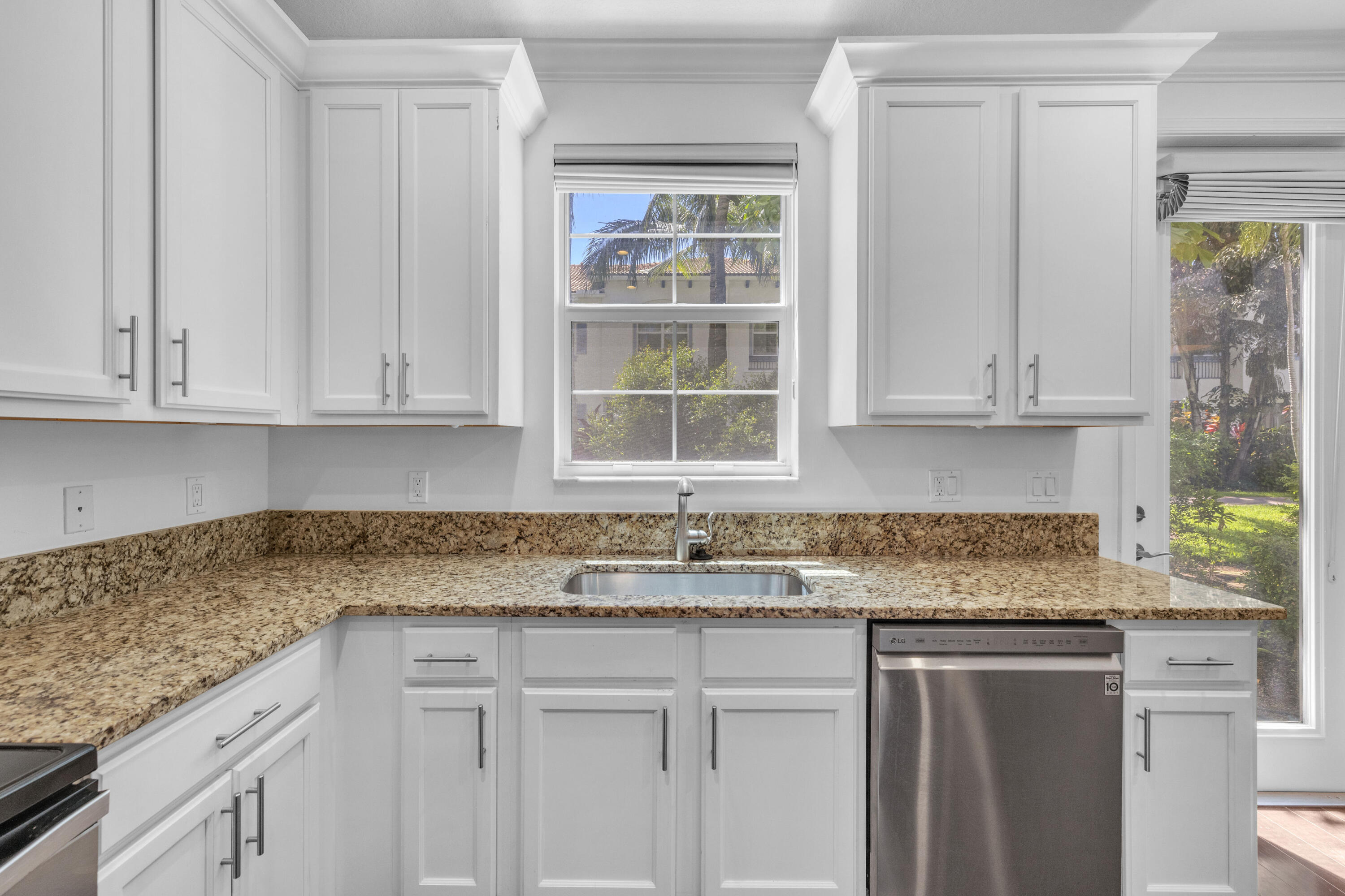 3146 Waterside Circle Circle