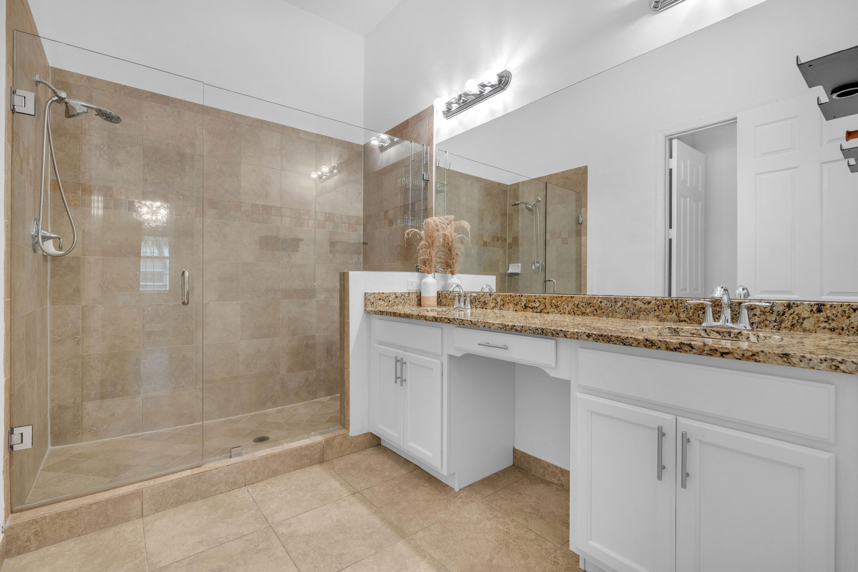 3146 Waterside Circle Circle