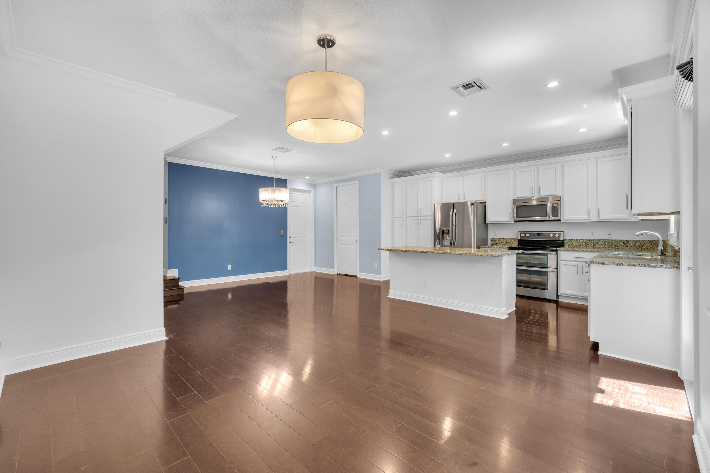 3146 Waterside Circle Circle