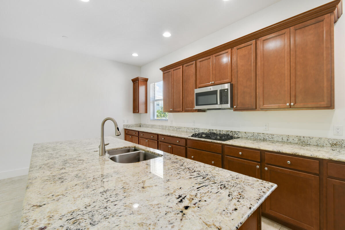 7089 Edison Place