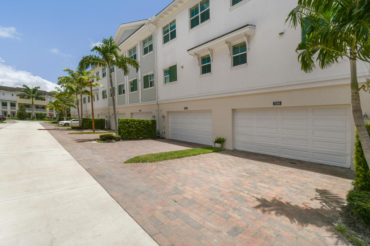 7089 Edison Place
