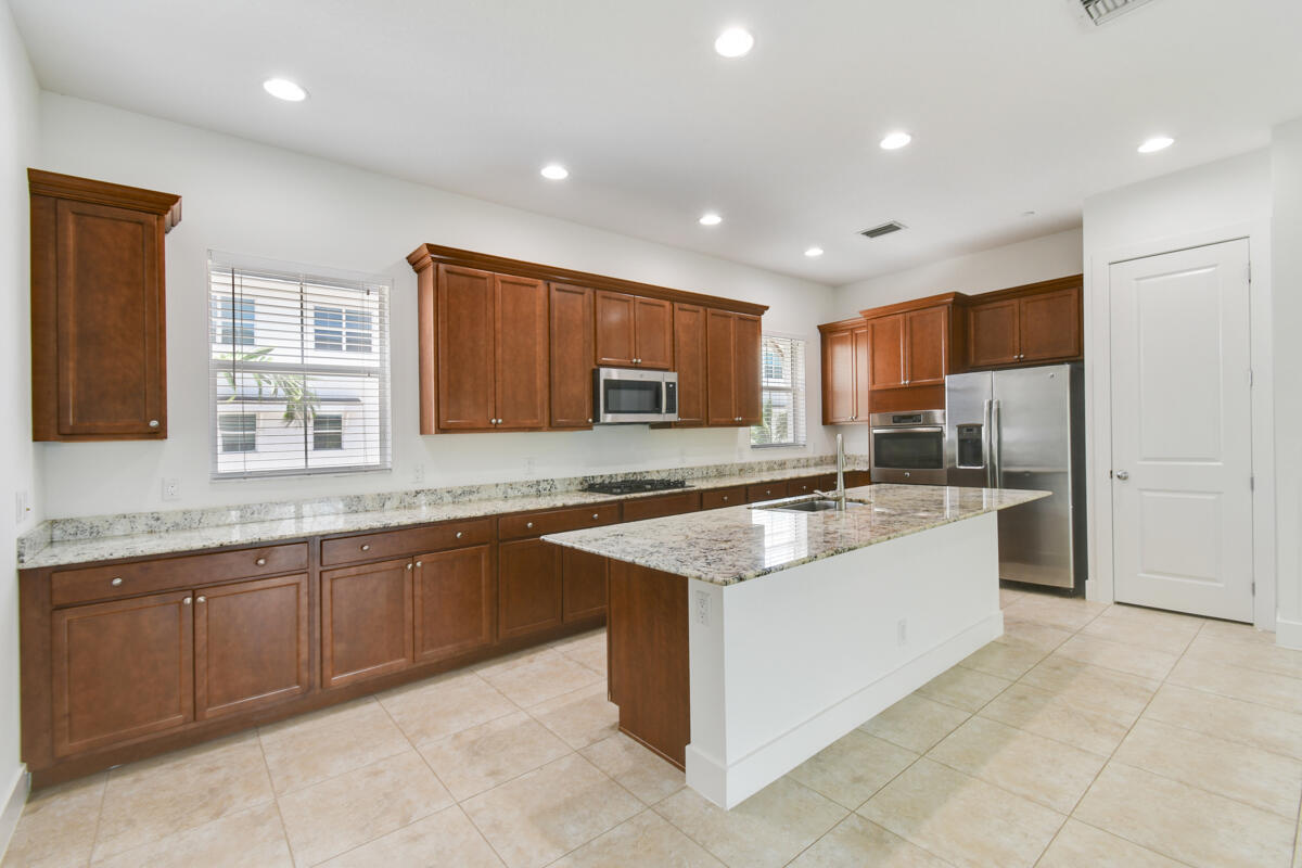 7089 Edison Place