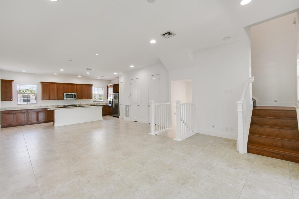 7089 Edison Place