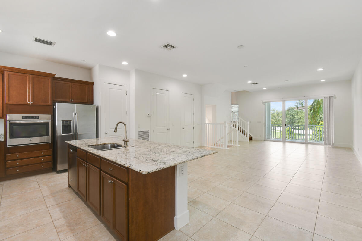 7089 Edison Place