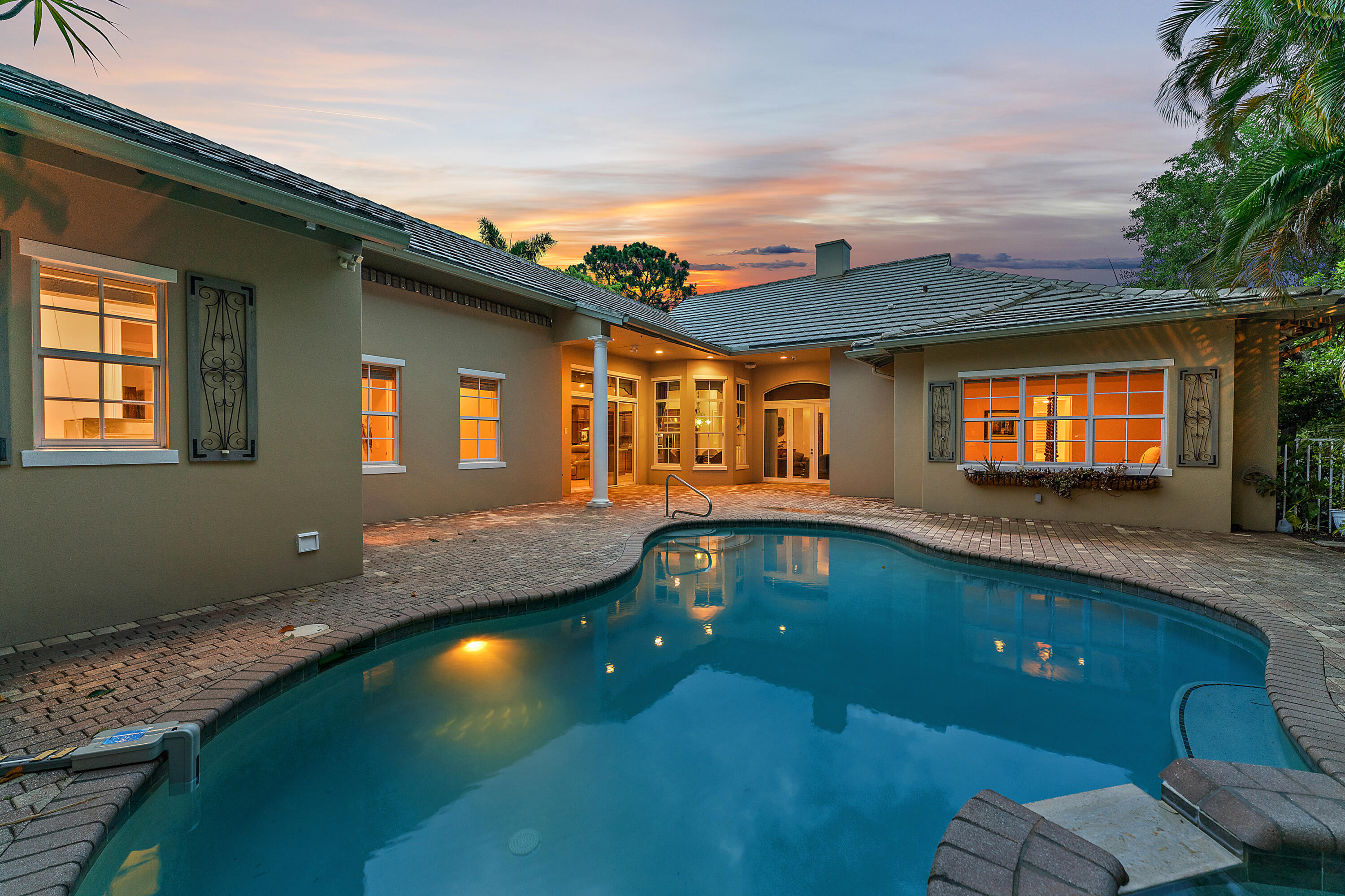 3334 Greenway Drive