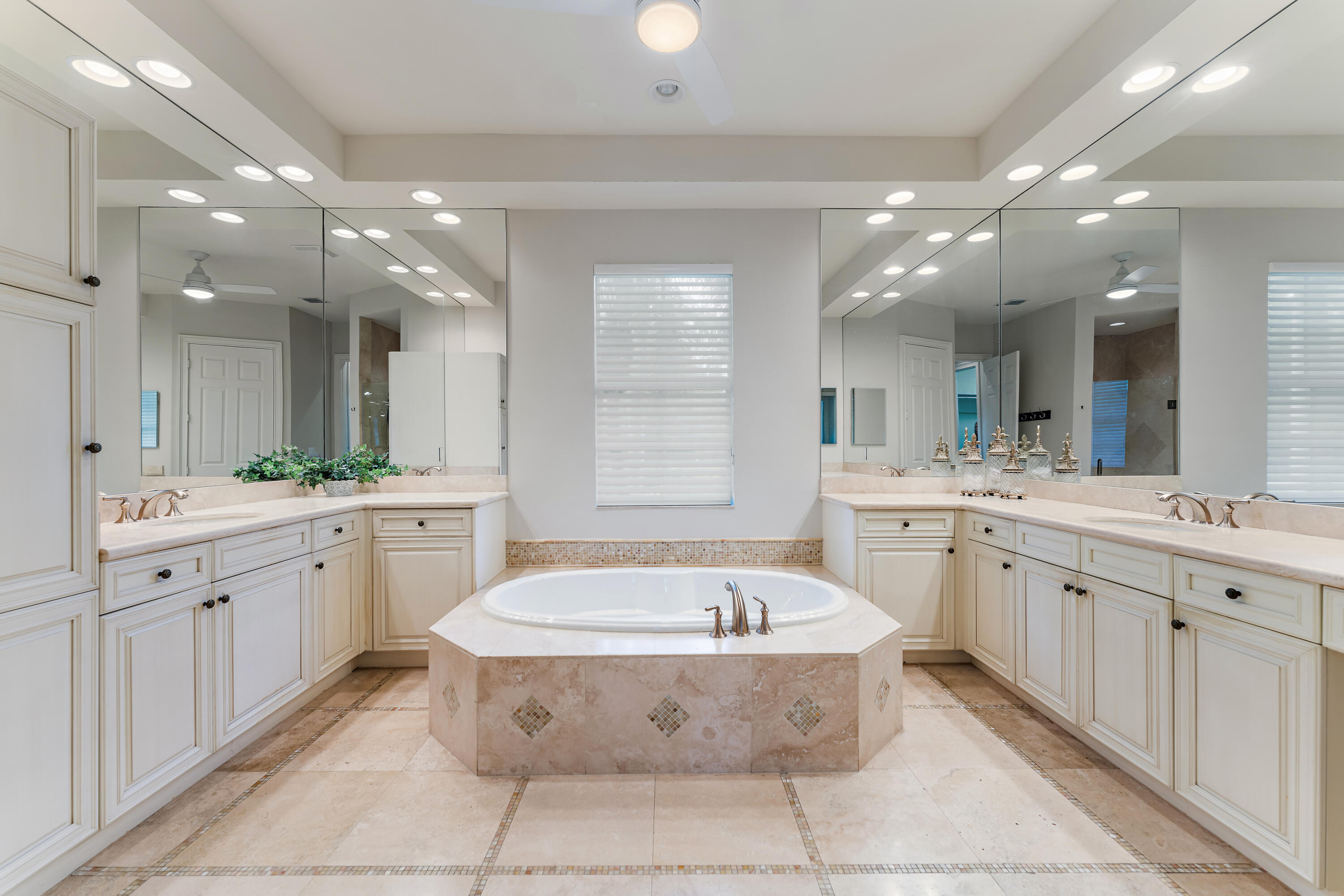 3334 Greenway Drive