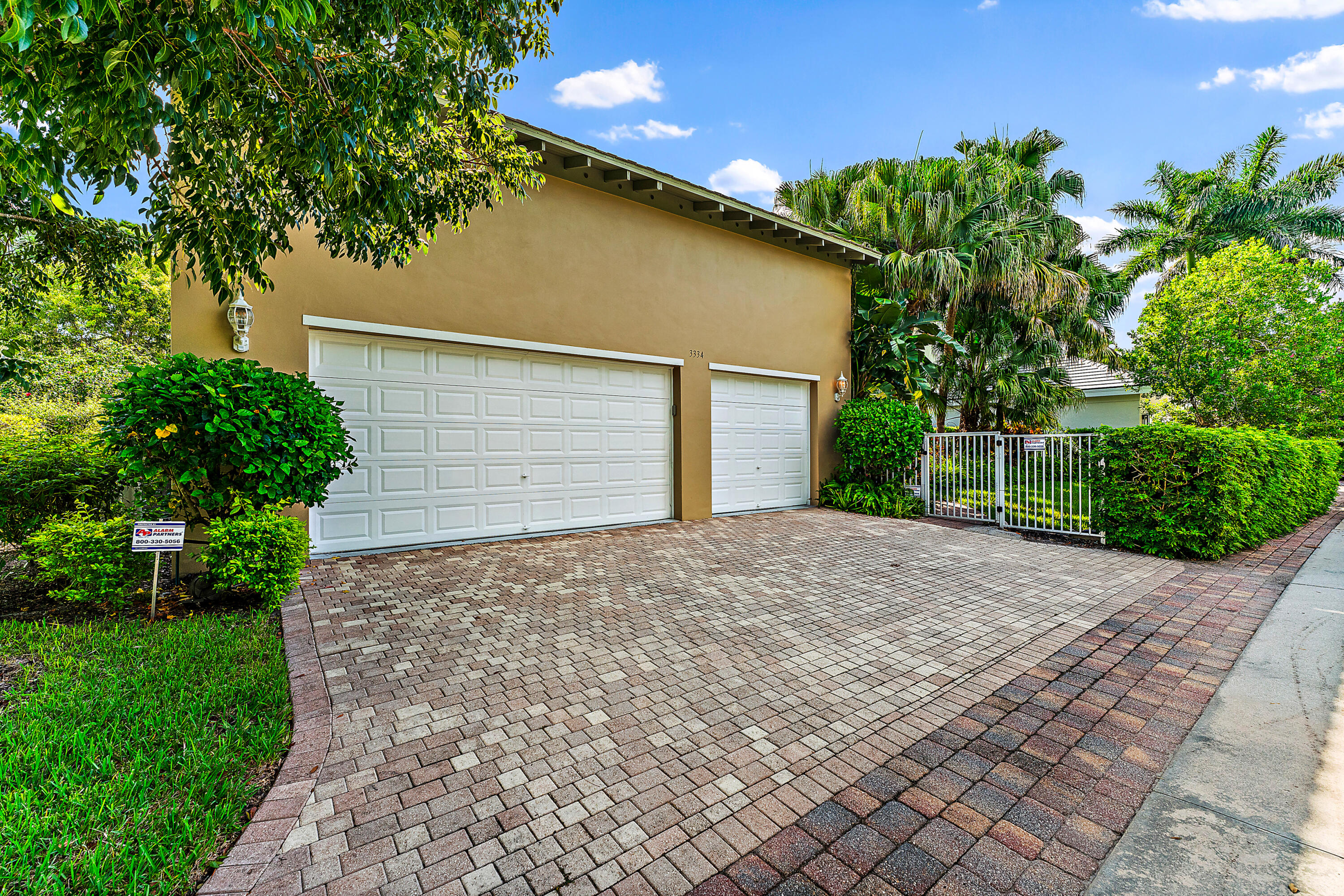 3334 Greenway Drive