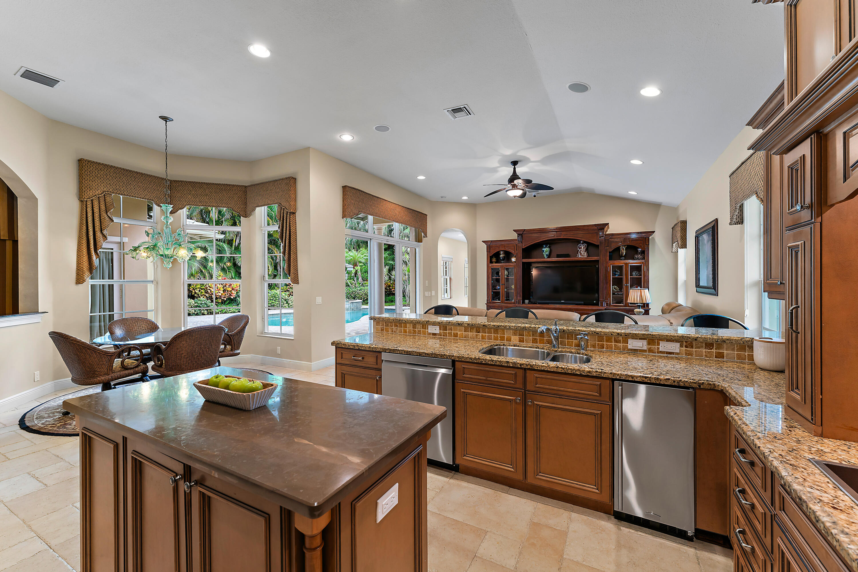3334 Greenway Drive