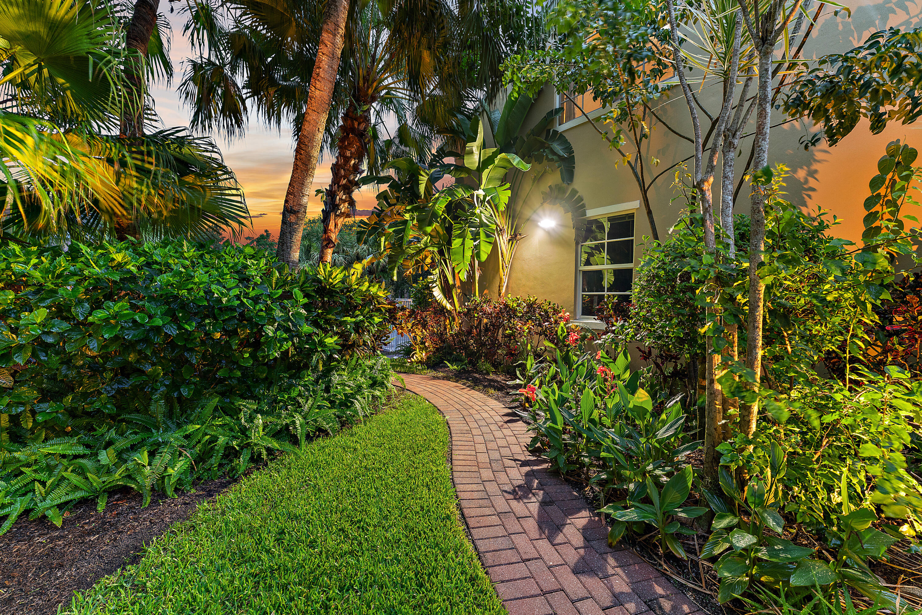 3334 Greenway Drive