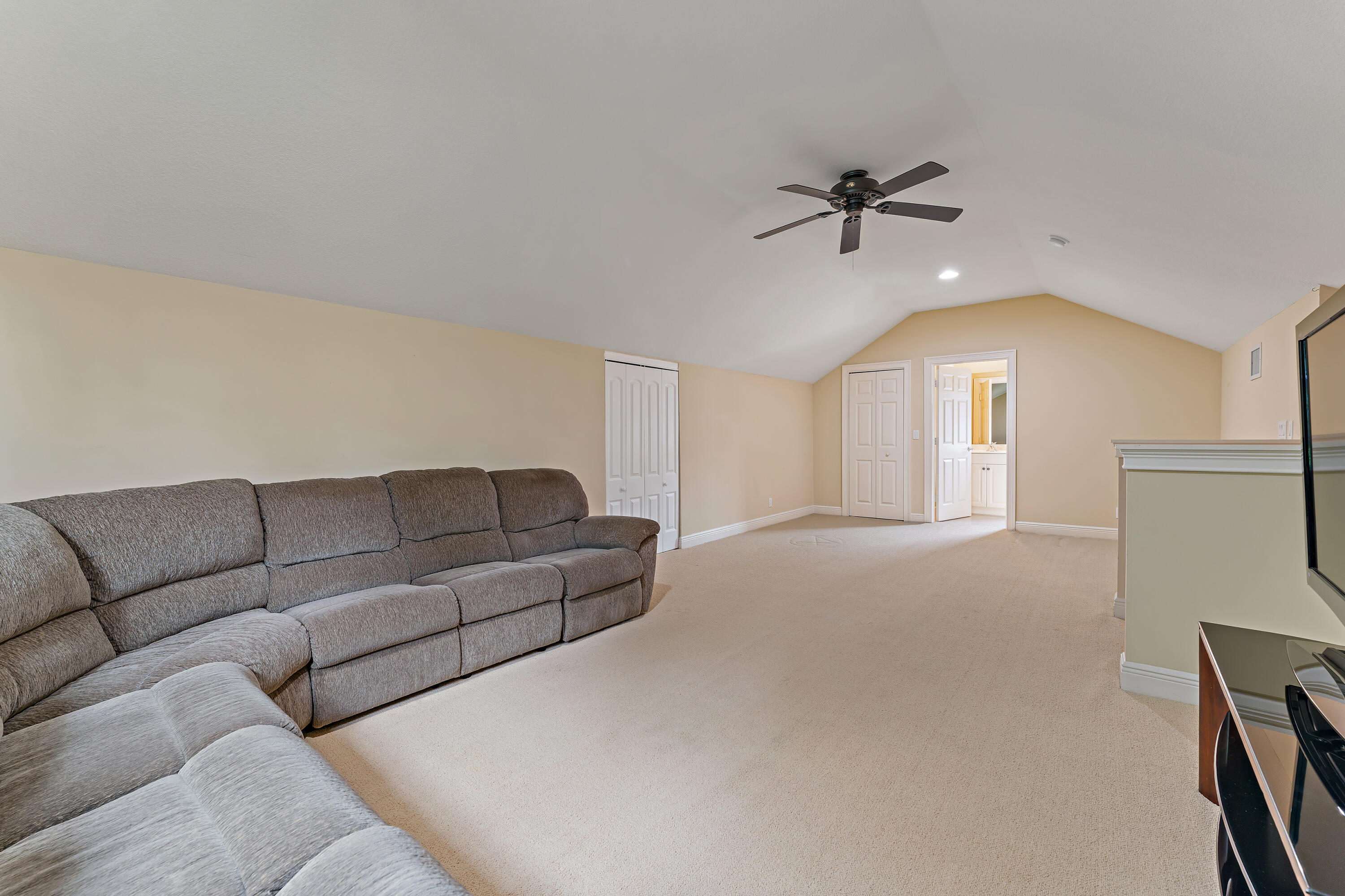 3334 Greenway Drive