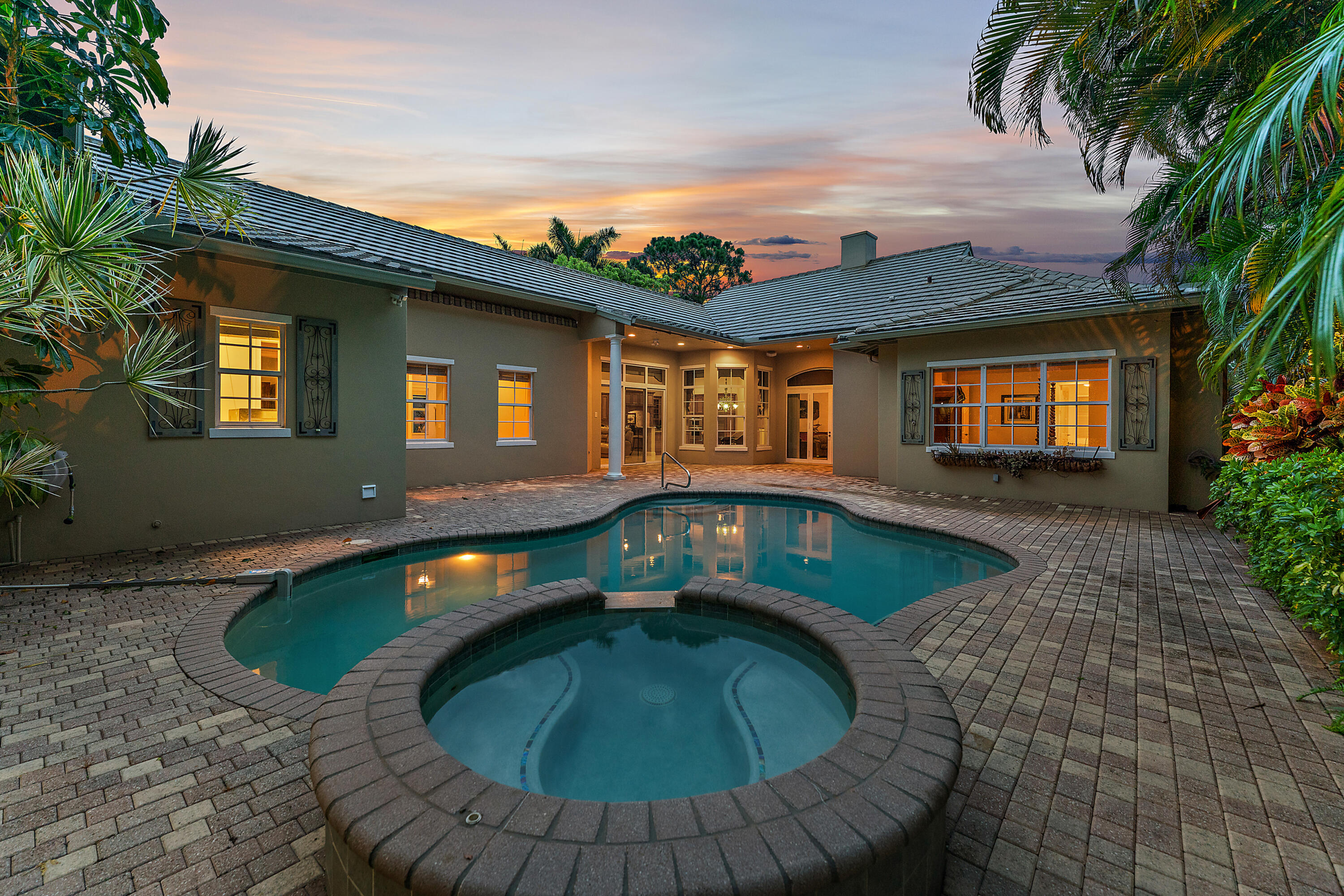 3334 Greenway Drive