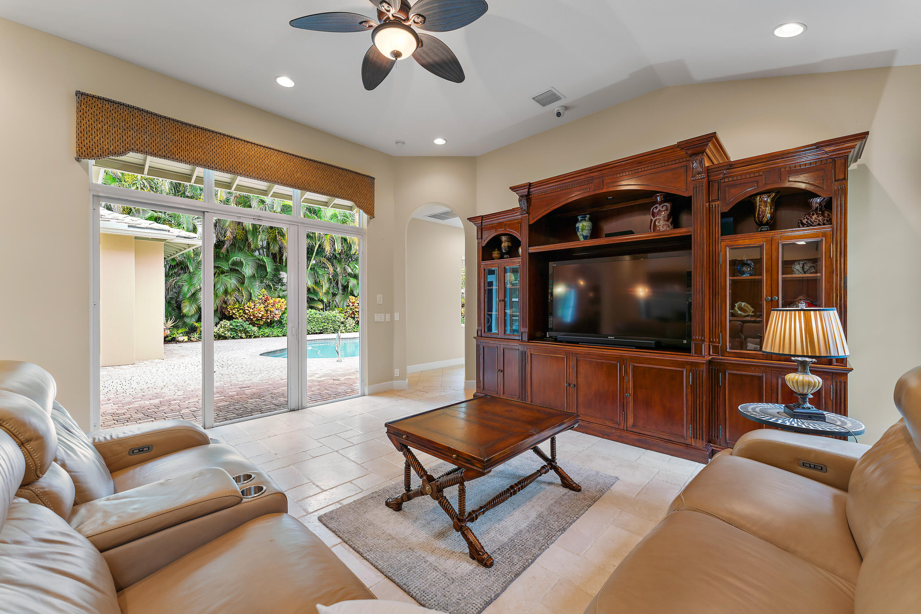 3334 Greenway Drive