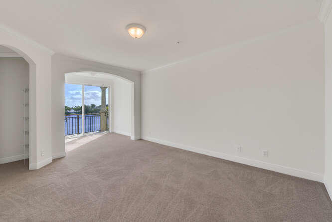 3083 Waterside Circle