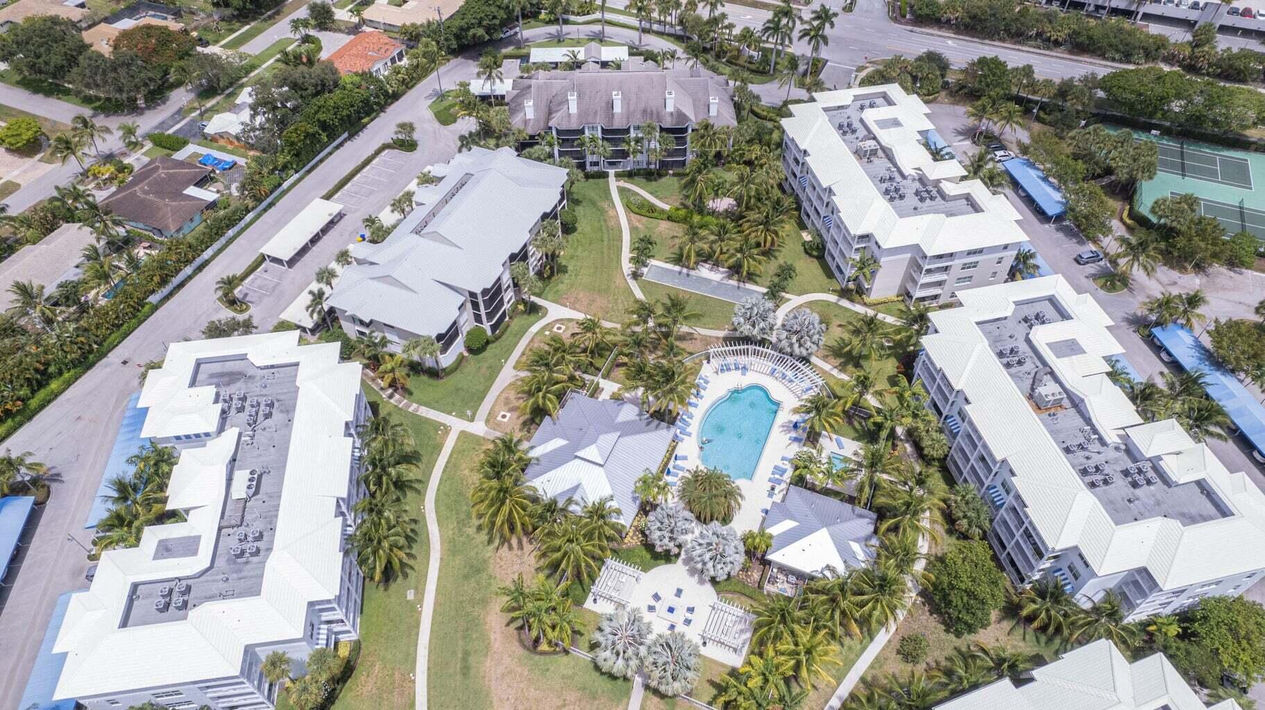 115 Bay Colony Drive N