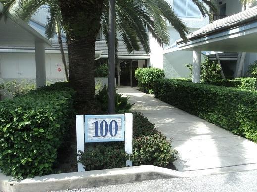 115 Bay Colony Drive N