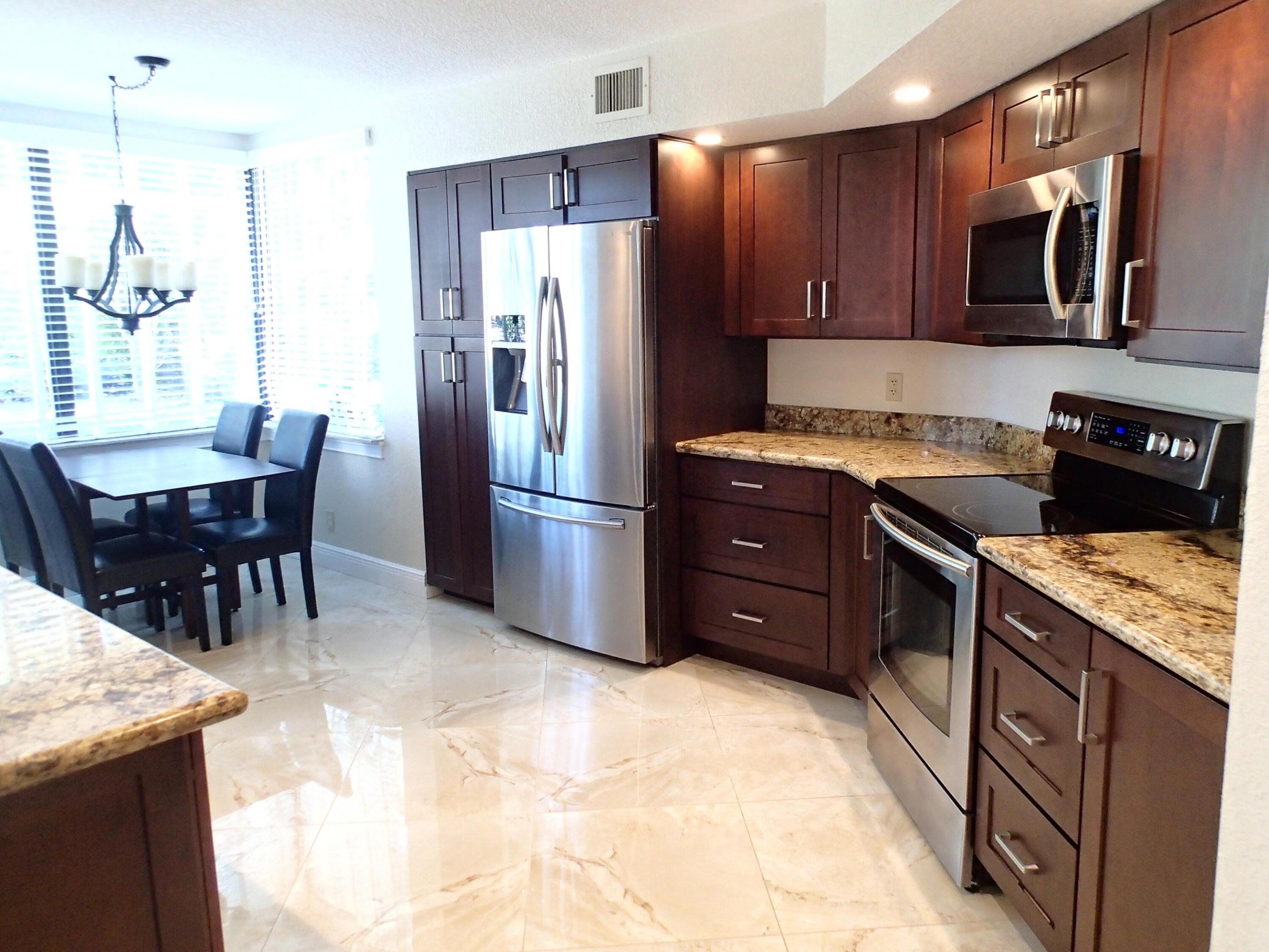 115 Bay Colony Drive N