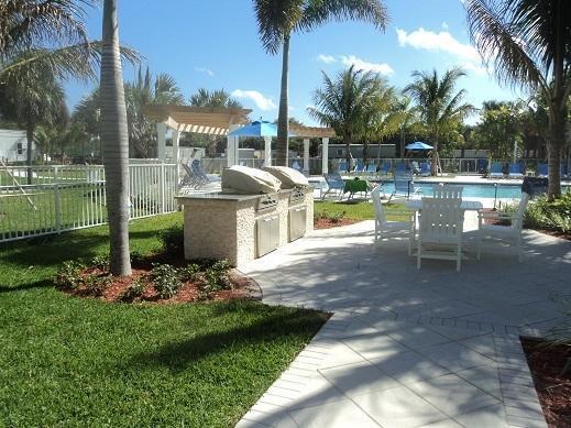 115 Bay Colony Drive N