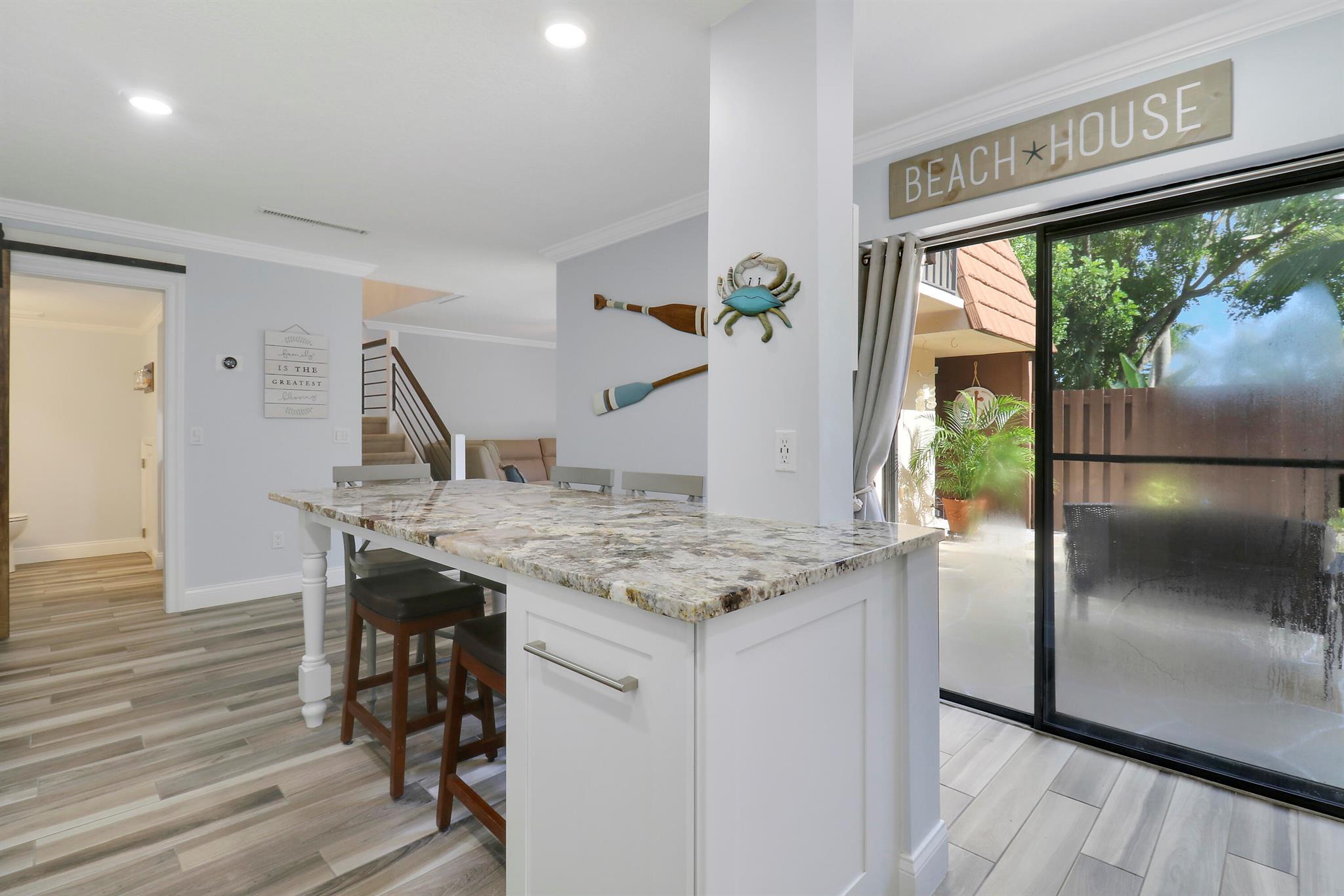 825 Center Street 37b