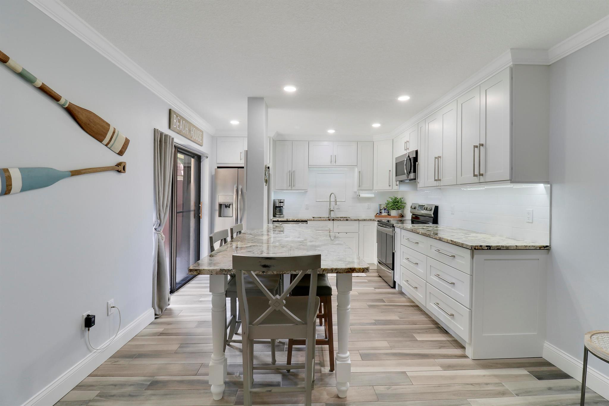 825 Center Street 37b