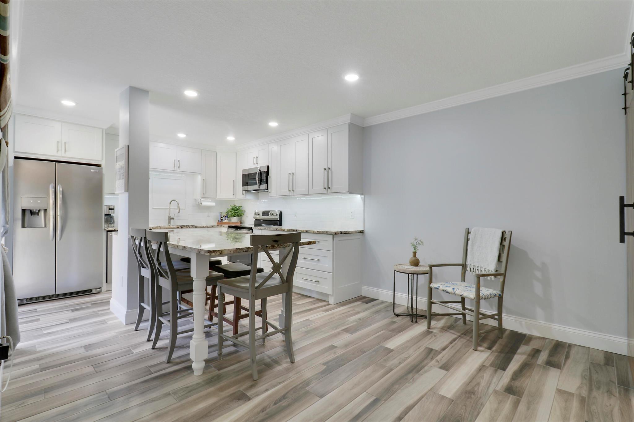 825 Center Street 37b
