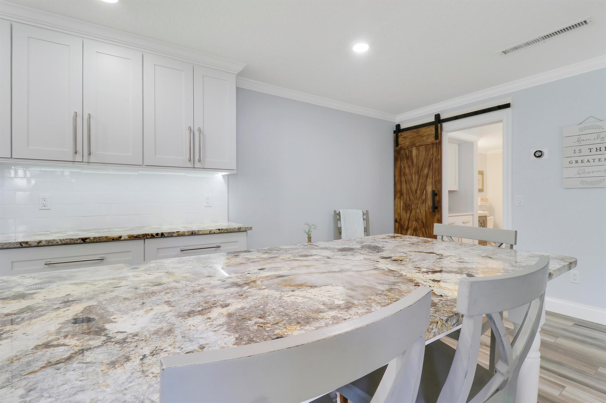 825 Center Street 37b