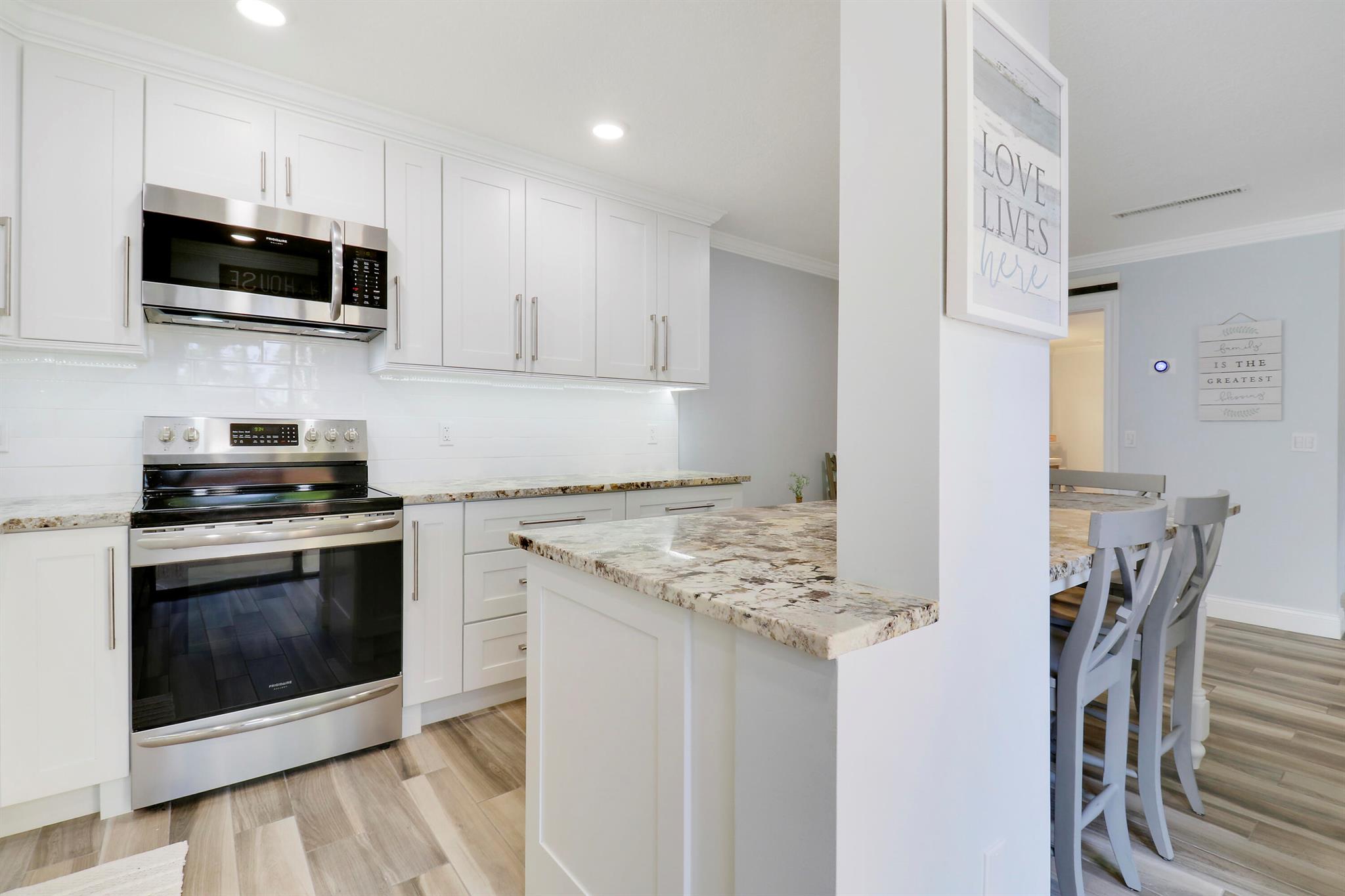 825 Center Street 37b