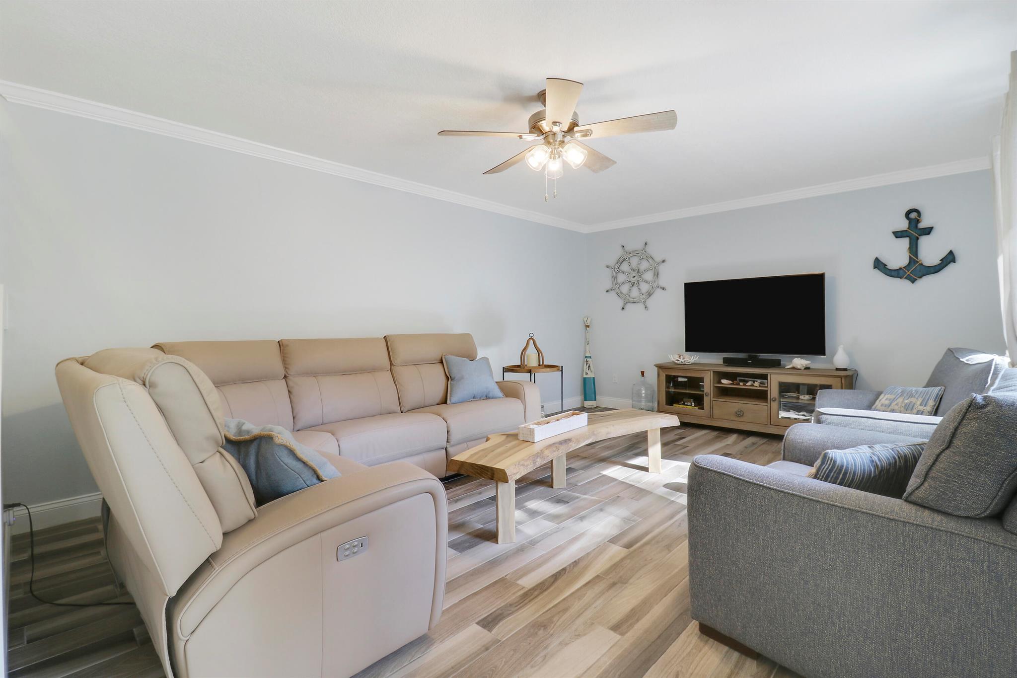 825 Center Street 37b