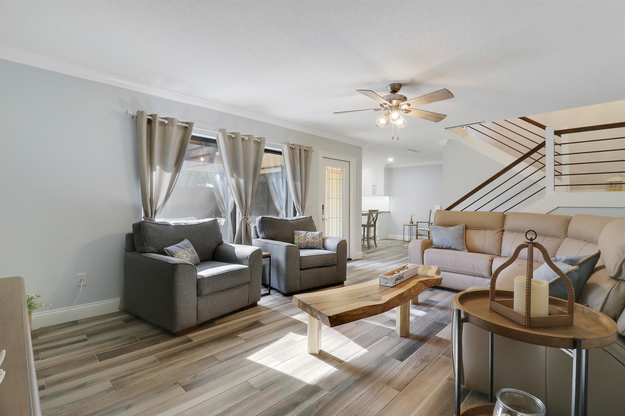 825 Center Street 37b