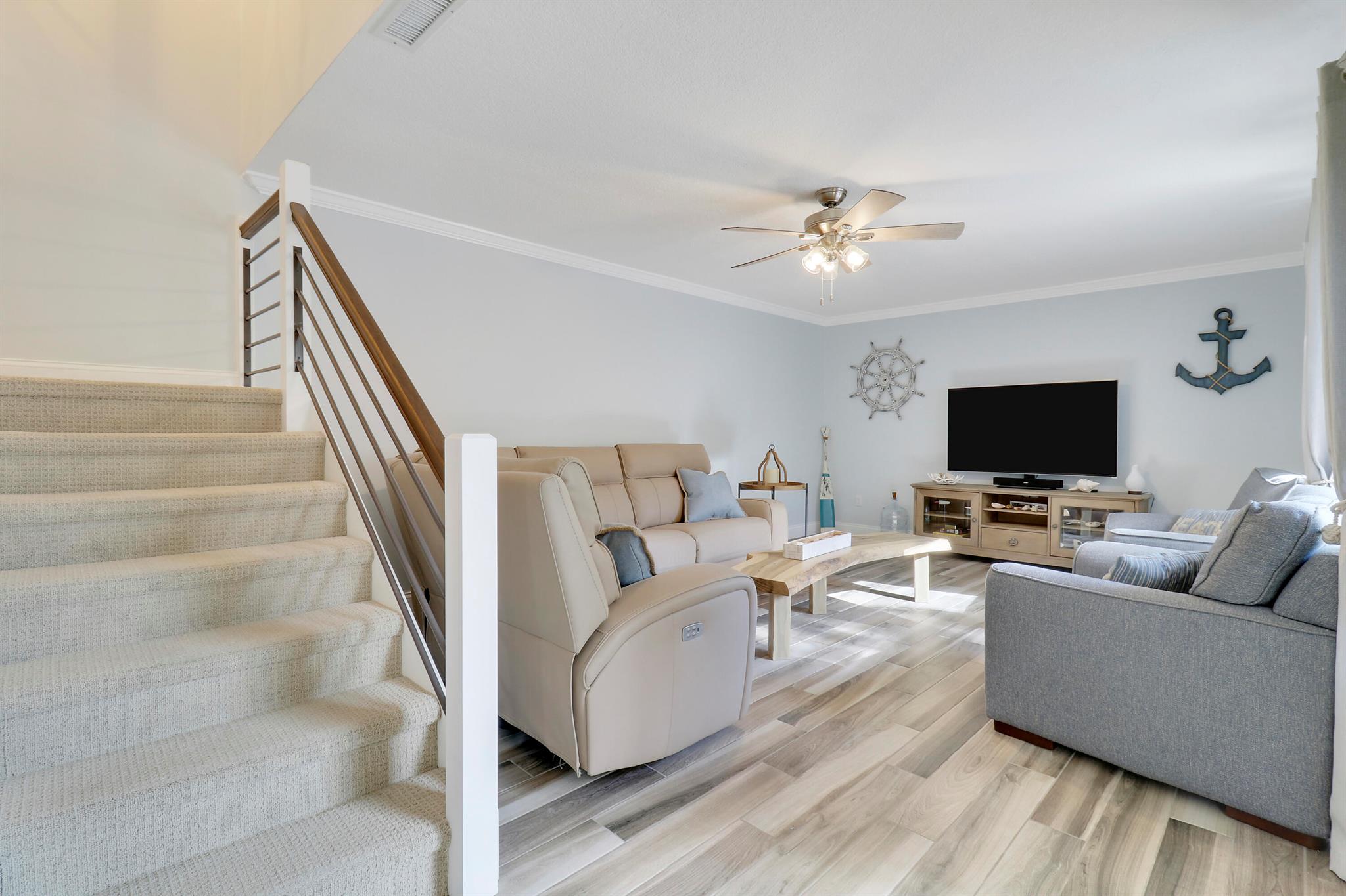 825 Center Street 37b
