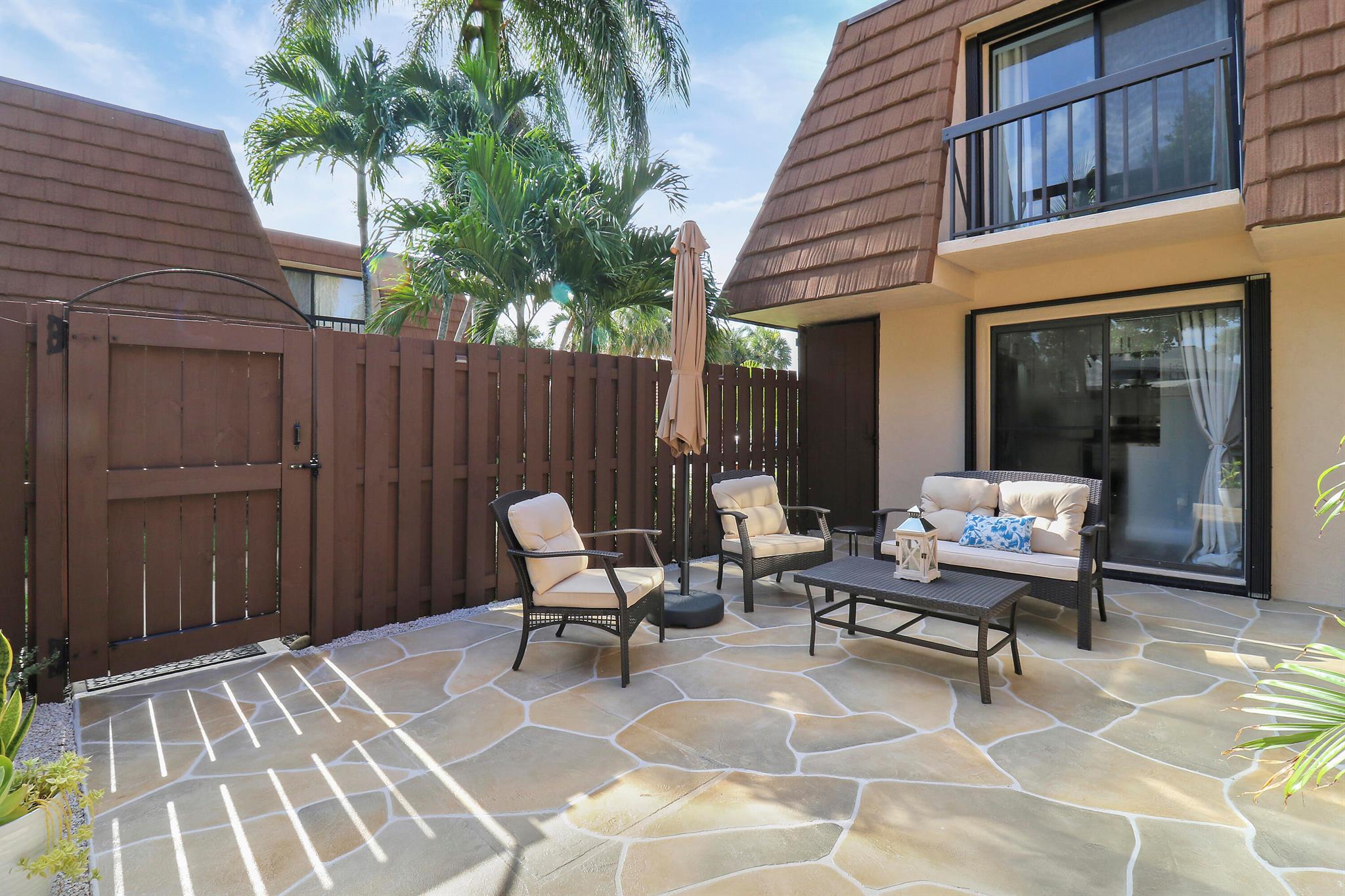 825 Center Street 37b