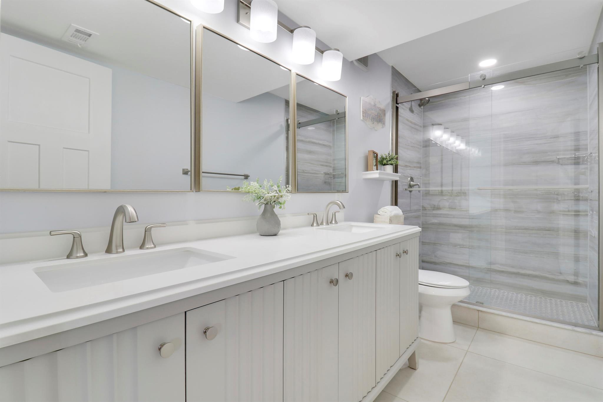 825 Center Street 37b
