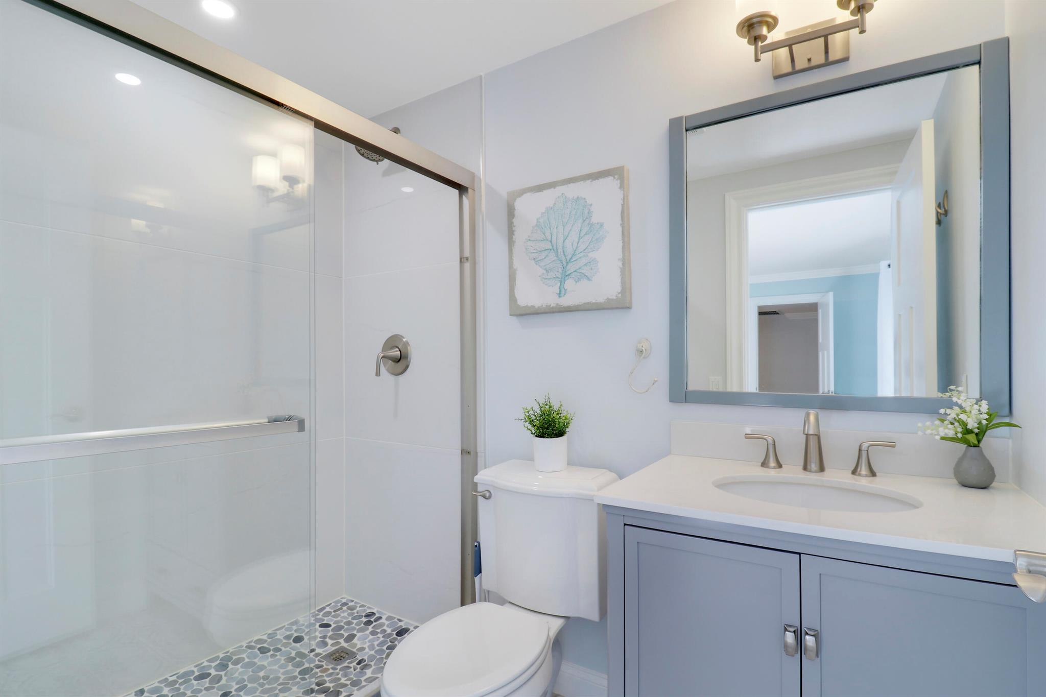 825 Center Street 37b