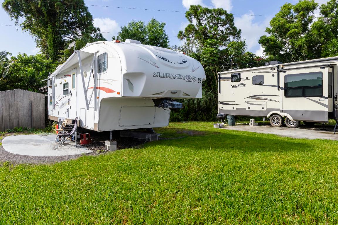 7770 SE Federal Hwy Highway