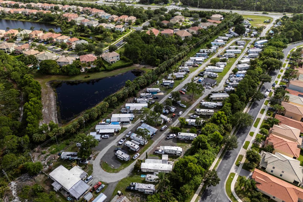 7770 SE Federal Hwy Highway