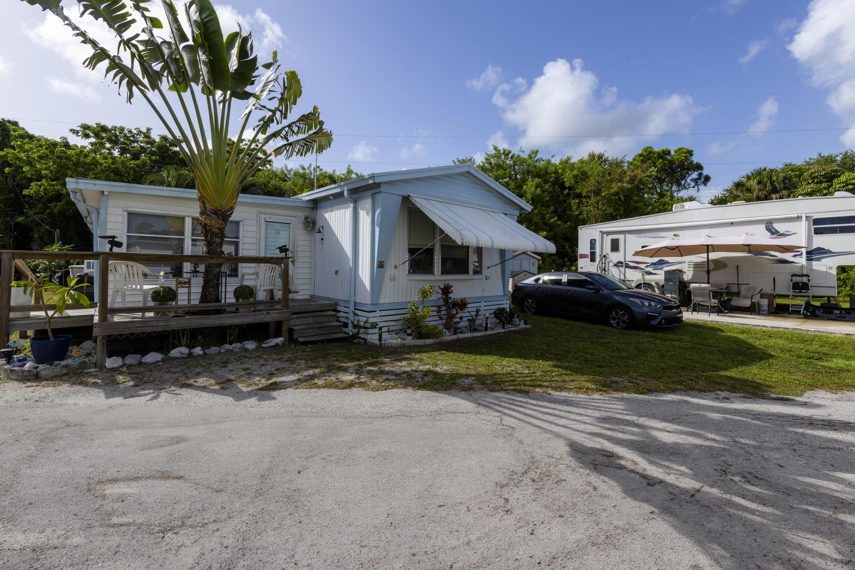 7770 SE Federal Hwy Highway