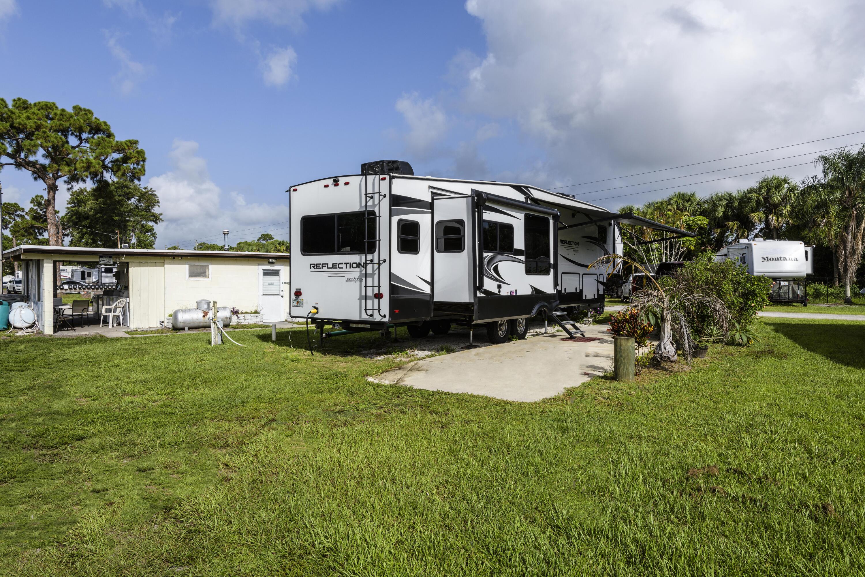 7770 SE Federal Hwy Highway