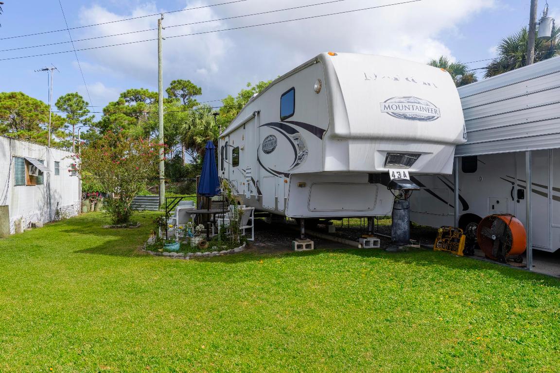 7770 SE Federal Hwy Highway